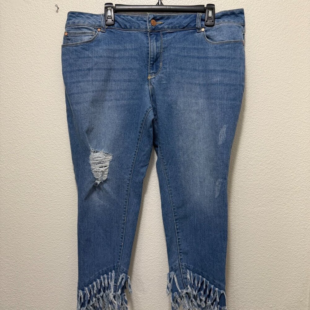 Cato est 1946 distressed midrise medium wash stretch jeans, fringed hem, 16P